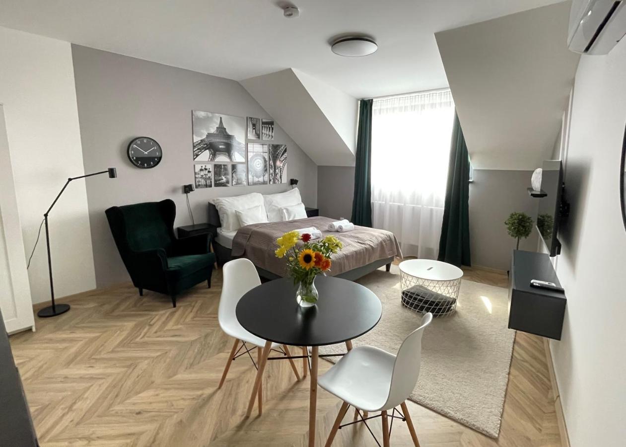 Dotis Apartman Tata Exteriér fotografie
